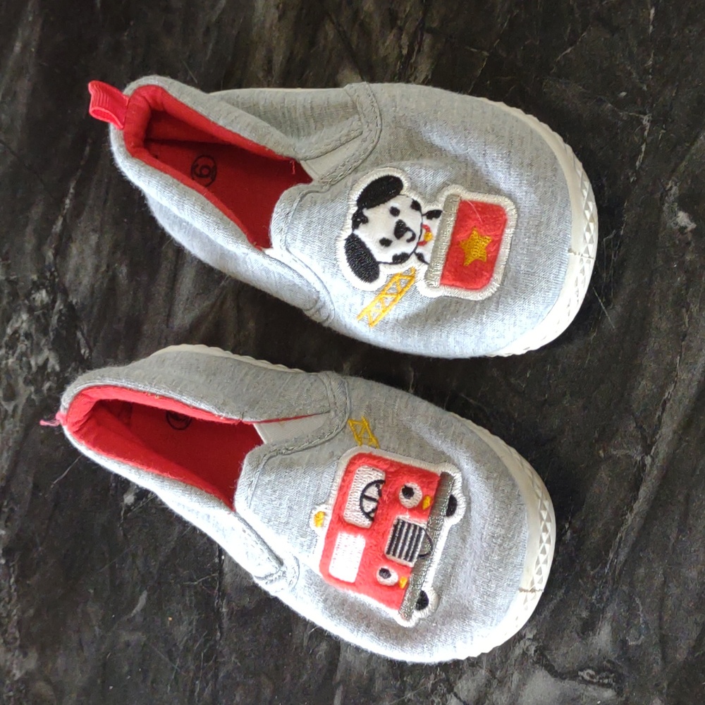 🔥3/$8🔥Toddler Size 6 Firetruck Dalmatian Grey Shoes Slip On Style